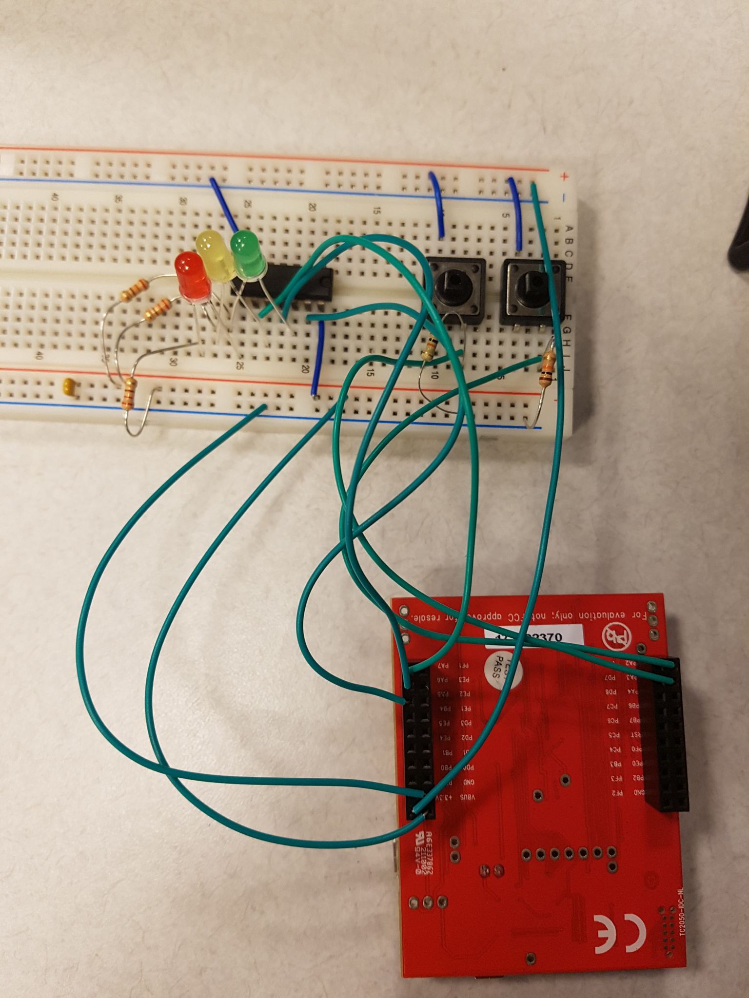 mini stop light using tiva board.